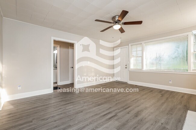 Foto del edificio - 4282 Adams St