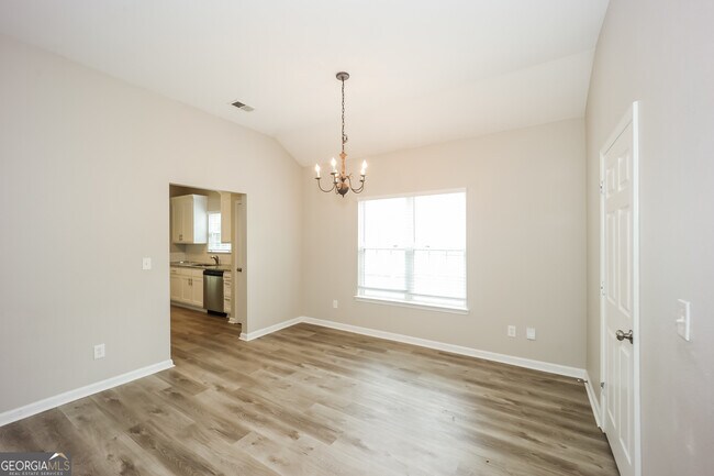 Foto del edificio - 5517 Jerome Rd