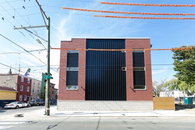 Foto del edificio - 3 br, 3 bath Duplex - 505 W Norris St Unit B
