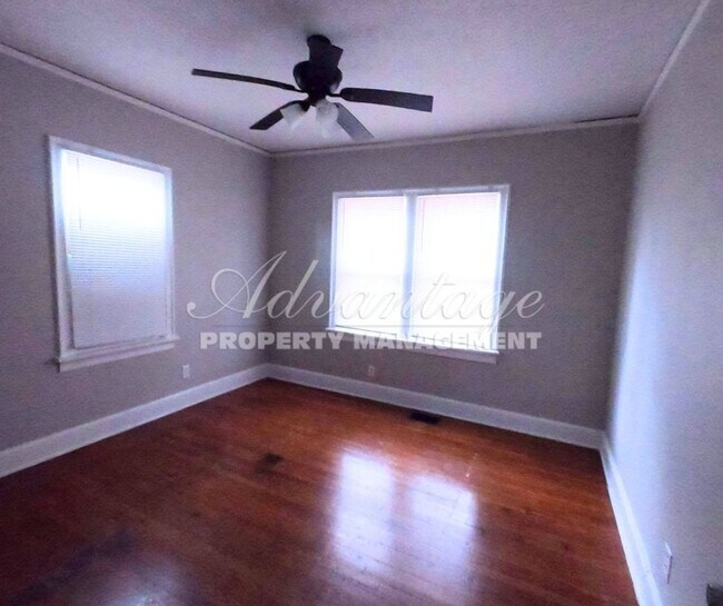 Foto del edificio - Great 3 bedroom 2 bath home - U of M Area