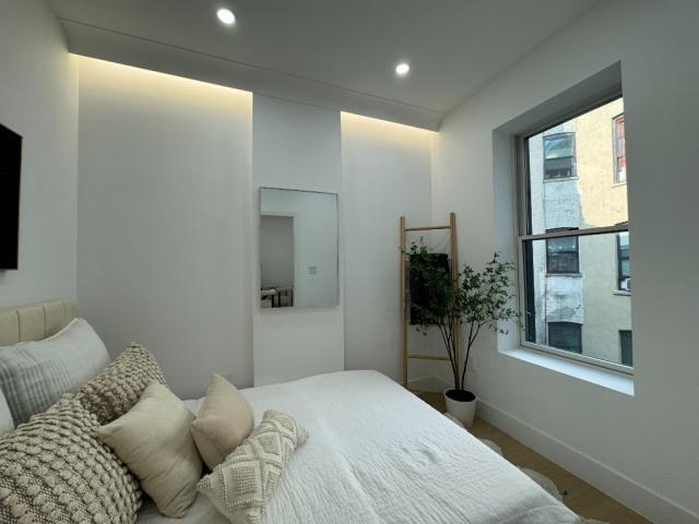 Foto del edificio - 2 bedroom in BROOKLYN NY 11218