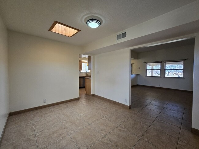 Building Photo - 2300 Calle Brocha