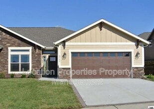 Building Photo - 5742 Chimney Rocks Cir