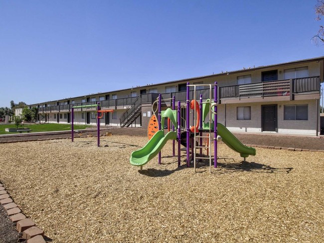 Foto del edificio - 1535 W Desert Cove Ave