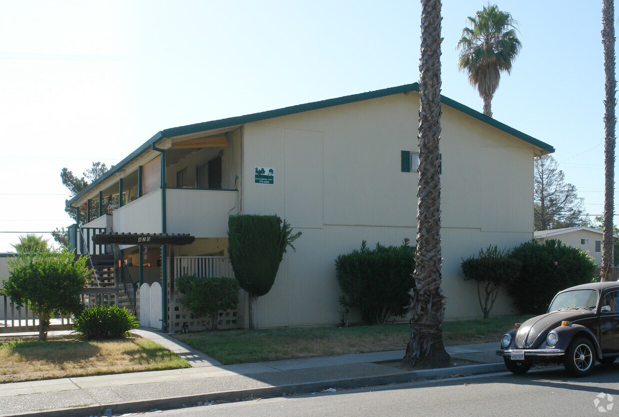 Primary Photo - 820 Sharmon Palms Ln
