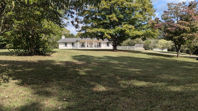 Building Photo - 590 Dugan Loop
