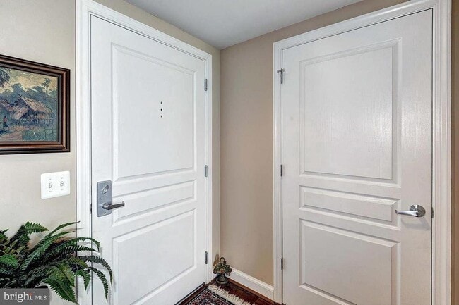 Foto del edificio - 2451 Midtown Ave