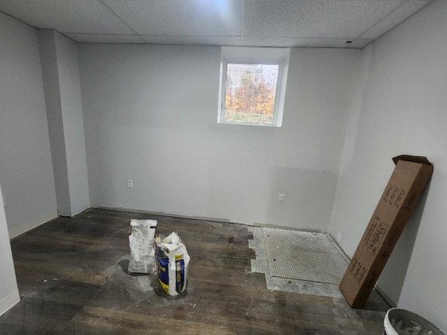 Building Photo - 151 S Main St