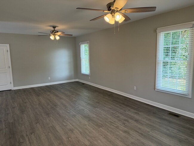 Building Photo - Remodeled House With So Much To Offer