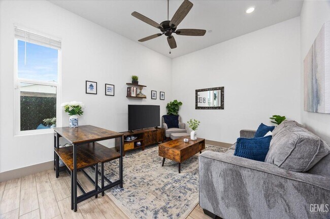 Foto del edificio - 1 bedroom in Gossamer Grove!