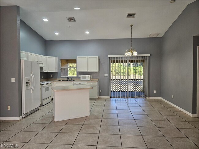 Foto del edificio - 133 Theodore Vail St E