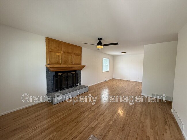 Foto del edificio - 6213 Gray St