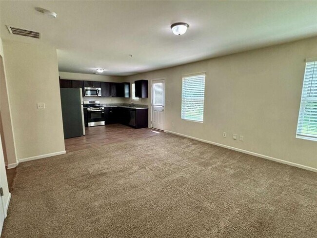 Foto del edificio - 629 Carlton Pointe Dr