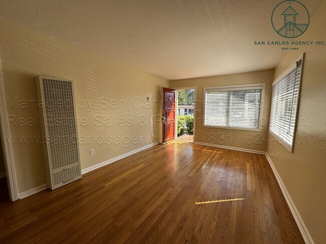 Building Photo - Adorable Two Bedroom Pacific Grove Home