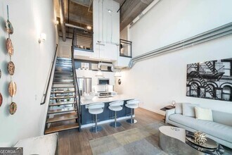 Building Photo - 230 18th St NW