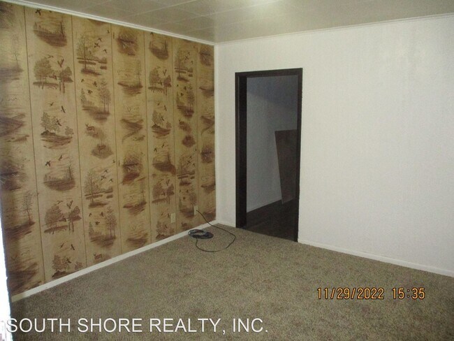 Building Photo - 2 br, 1 bath House - 115 S. HARBOR ST.
