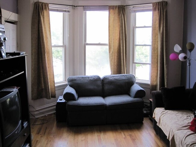 Foto del edificio - 3736 N Ashland Ave