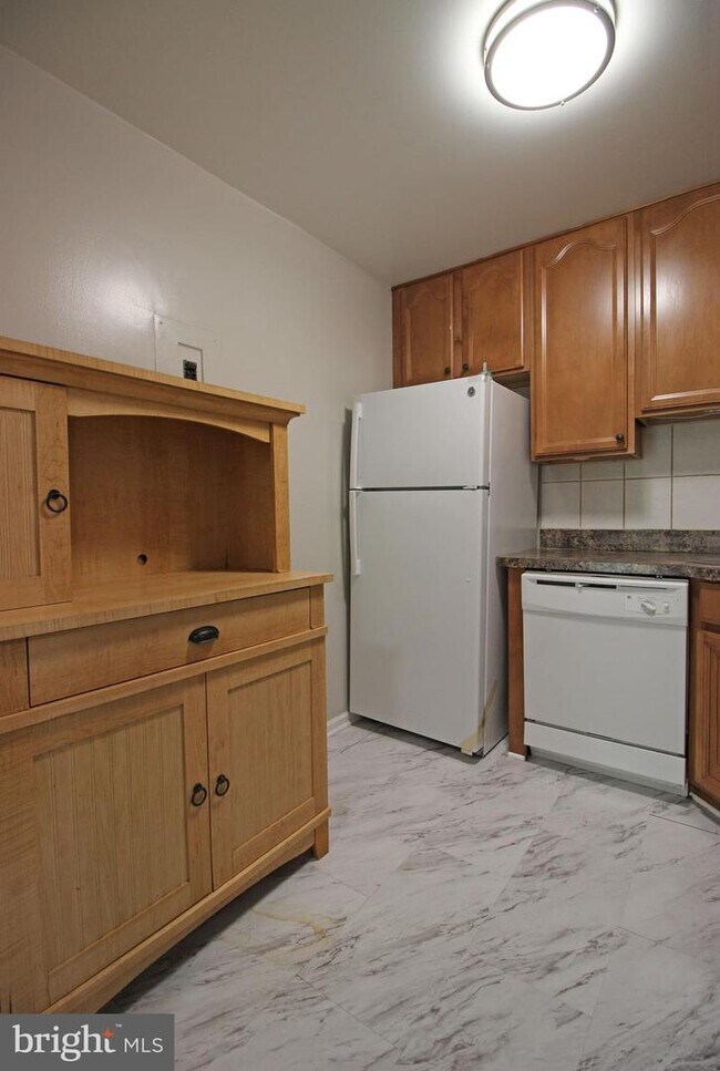Building Photo - 10027 Mosby Woods Dr