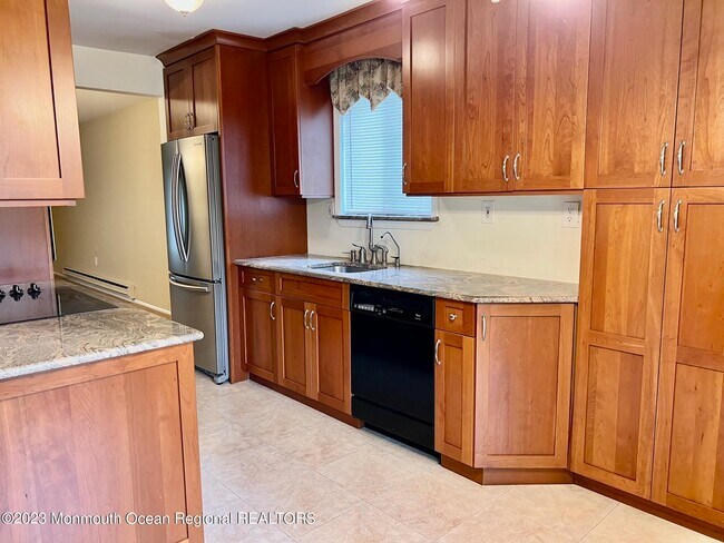 Building Photo - 56 Amberly Dr