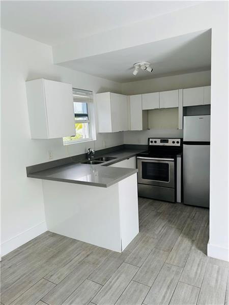 Foto del edificio - 7910 Abbott Ave