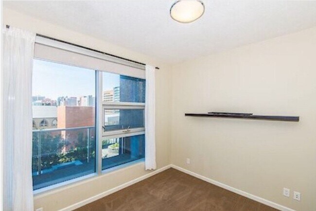 Building Photo - Beautiful 2 bedroom/2 Bathroom Nuera Condo