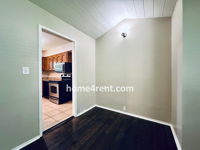 Foto del edificio - Attractive Prairie Village Ranch w/ FRESH ...