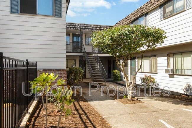 Foto del edificio - 8027 NE Flanders St