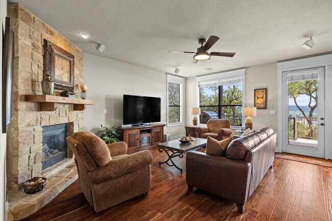 Foto del edificio - 18024 Edgewood Way
