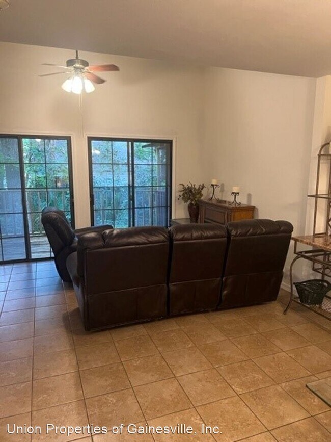 Building Photo - 2 br, 2 bath House - 5526 SW 8th Place