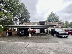 Building Photo - 5032 S 58th St