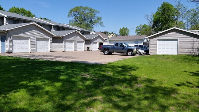 Backyard - 426 4th Ave N, Apt. #3