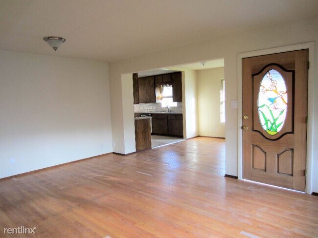 Foto del edificio - 3 br, 2.5 bath House - 4567 Catherine Ave