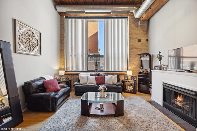 Foto del edificio - 1727 S Indiana Ave
