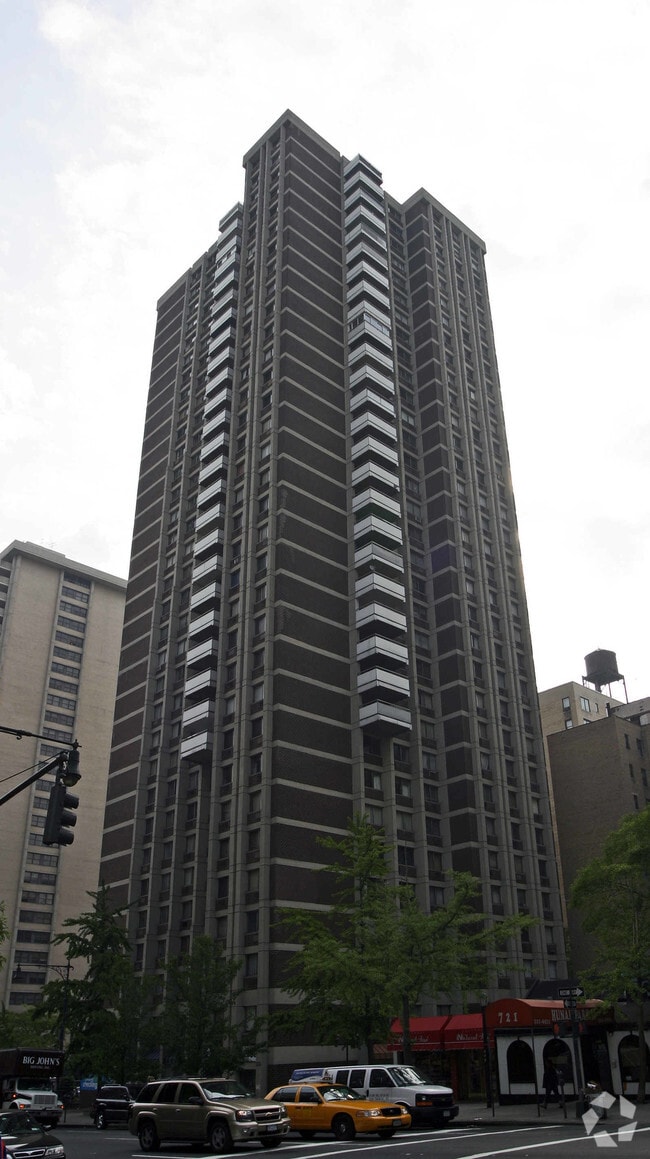 Building Photo - Columbus House