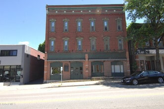 Building Photo - 128 Milton Ave