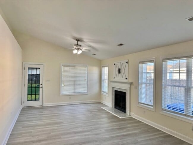 Building Photo - 4116 Huntsmoor Ln NW