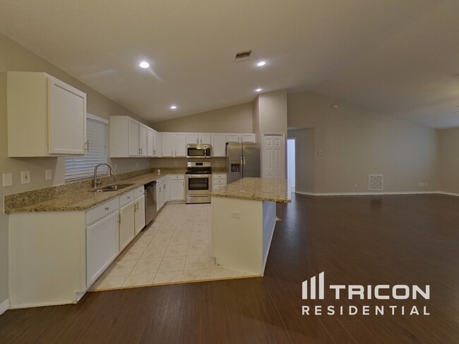 Building Photo - 5044 Pine Needle Dr