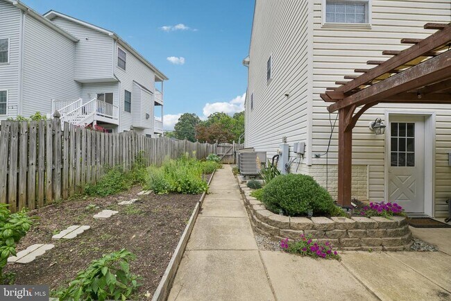 Foto del edificio - 713 Mimosa Cove Rd
