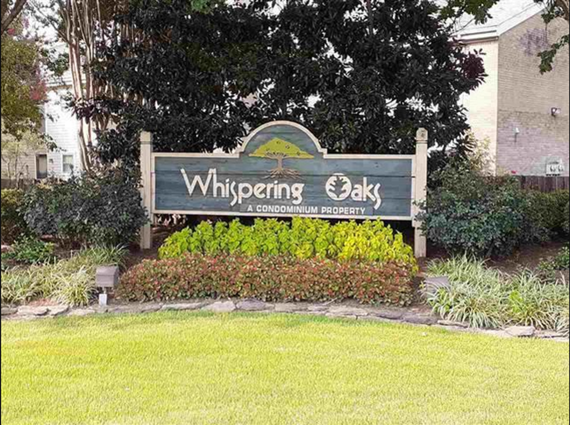 Foto principal - 3BD/2BA Home located in Whispering Oaks!