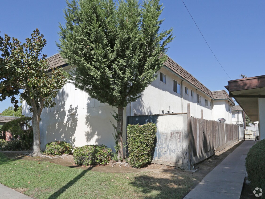 3313 E Fairmont Ave, Fresno, CA 93726 Apartments Fresno, CA