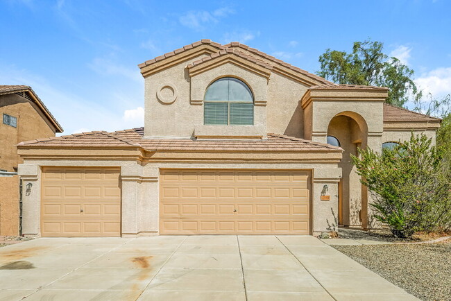 Building Photo - 2110 E Behrend Dr