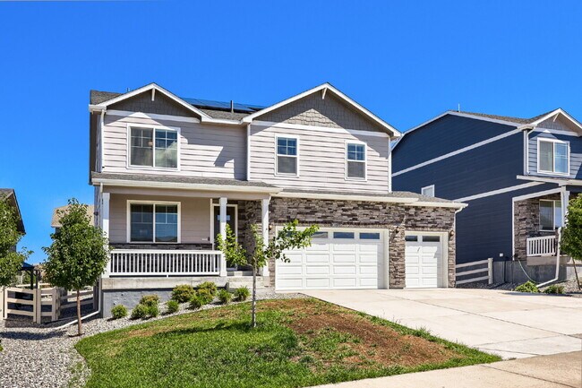 Foto del edificio - "Spacious 5-Bed Oasis with 3 Full Baths in Scenic Castle Rock – Your Dream Home Awaits!"