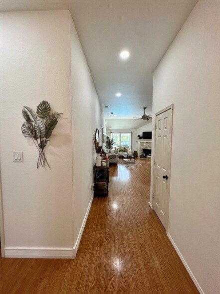 Foto del edificio - 1209 Mill Spring Dr