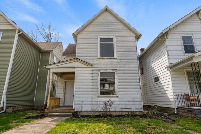 Building Photo - New Listing! 3 Bedroom House!