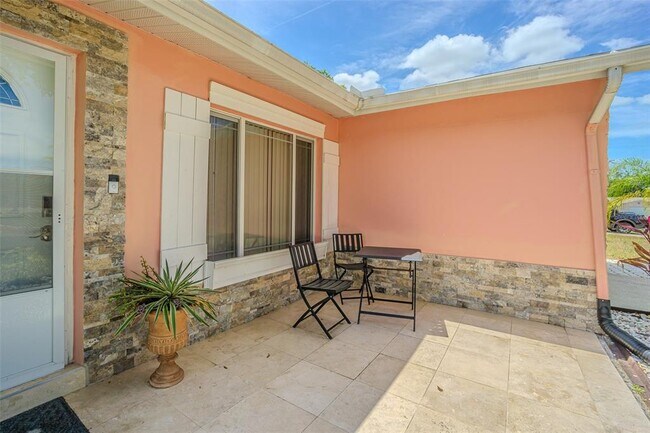 Foto del edificio - 8024 Las Cruces Ct