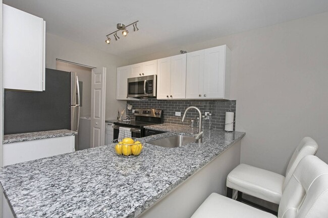 Building Photo - Hawthorn at Oakhurst