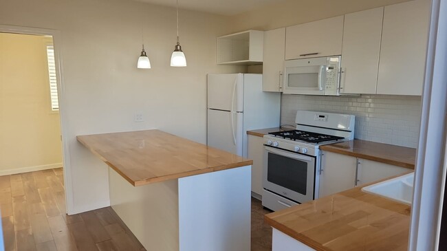 Foto del edificio - 5328 Cedar Ave