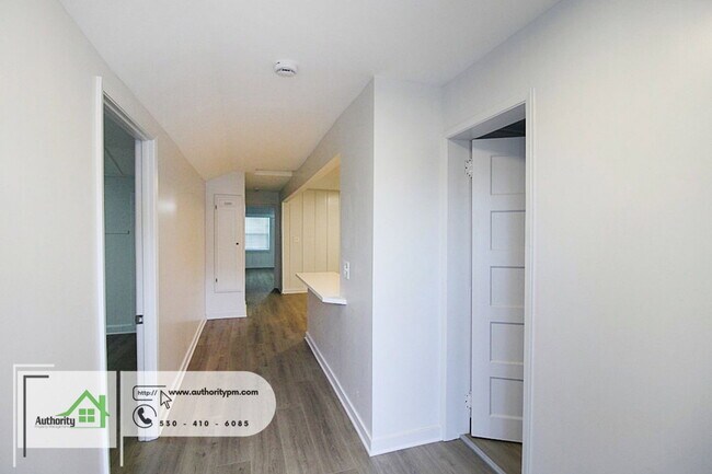 Foto del edificio - 1143 Magnolia Ave