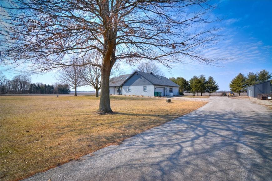 Primary Photo - 3 bedroom in Decatur IL 62526