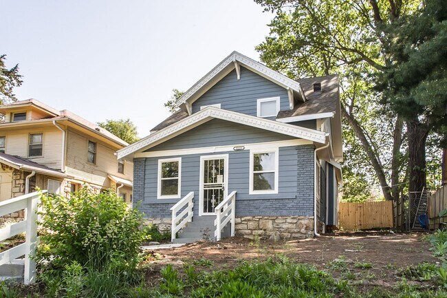 Foto del edificio - 5229 Brookwood Ave
